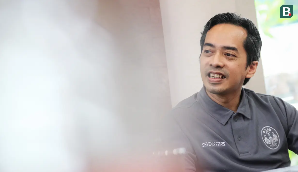 Pada kesempatan tersebut, Bima Sinung memaparkan serba-serbi tentang PSIM Yogyakarta, salah satunya mengenai skuat yang berjuluk Laskar Mataram yang hampir promosi ke Liga 1 pada musim lalu. (Bola.com/Bagaskara Lazuardi)