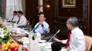 Ketua Umum Partai Amanat Nasional Zulkifli Hasan berbincang dengan Ketua Umum Partai Gerindra Prabowo Subianto di Istana Kepresidenan Jakarta, Rabu, 15 Juni 2022. Presiden Jokowi akan melantik sejumlah menteri dan wakil menteri pada Kabinet Indonesia Maju sisa masa jabatan 2019-2024. (Foto: Sekretariat Presiden)