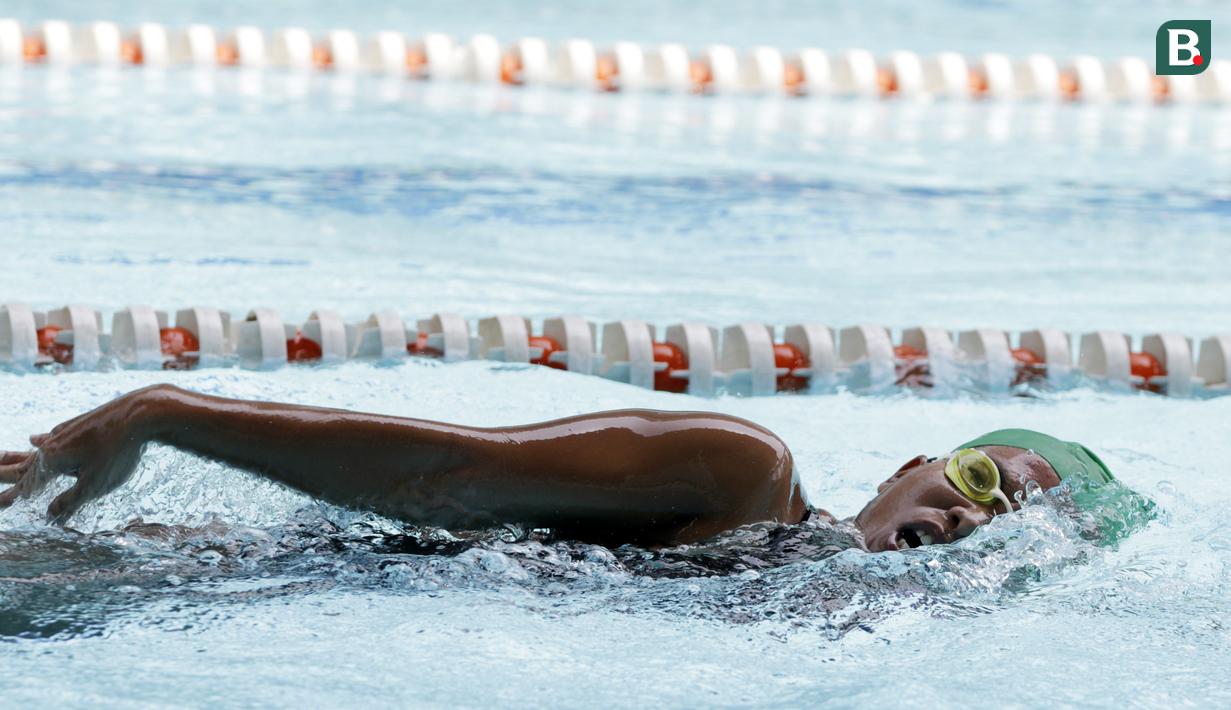 Atlet renang Asian Para Games Indonesia, melakukan latihan di Stadion Akuatik, GBK, Jakarta, Jumat (05/10/2018). Latihan tersebut juga dalam rangka adaptasi kolam renang jelang pertandingan. (Bola.com/M Iqbal Ichsan)