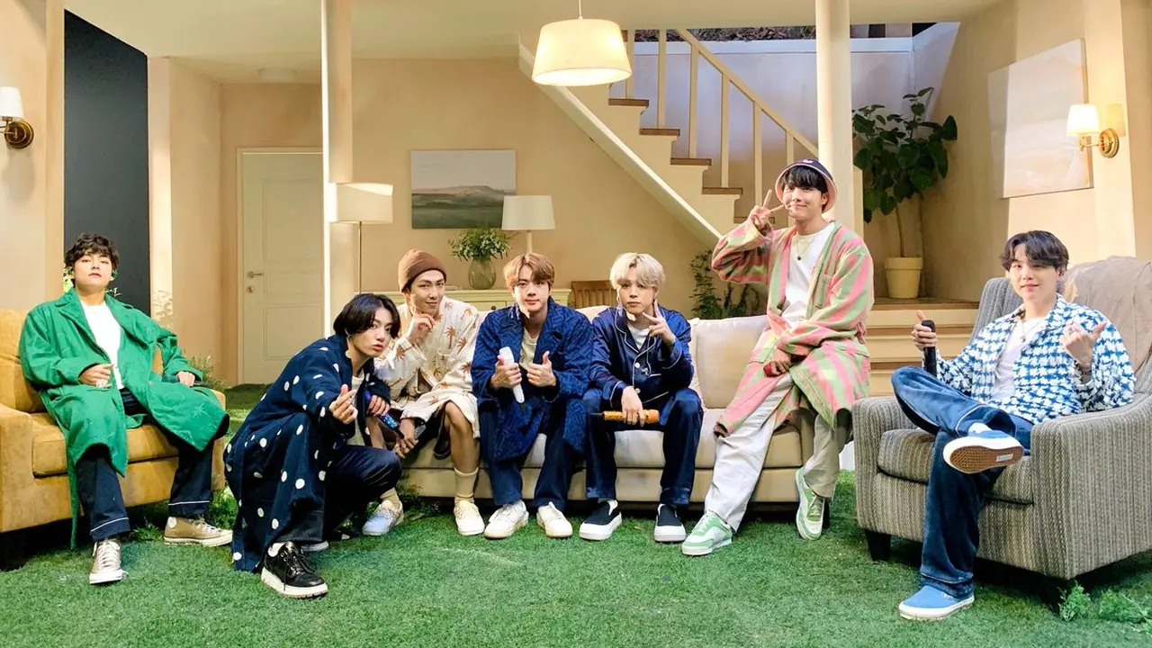 BTS (Twitter/ bts_bighit)