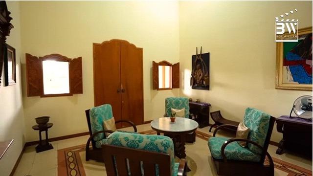 10 Potret Rumah Ovi Dian, Berkonsep Etnik dan Punya Lapangan Golf Pribadi