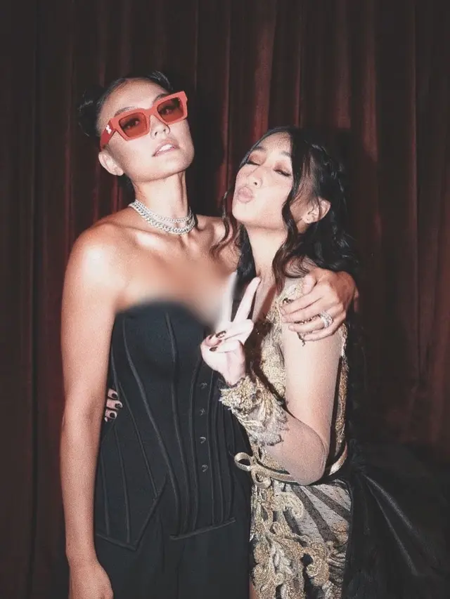 Jarang Tersorot, Ini 7 Potret Kebersamaan Agnez Mo dan Chloe Xaviera