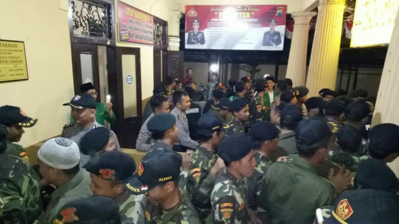 Kejutan Nakal Banser NU yang Bikin Tegang Polisi Batang