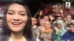 Sejumlah relawan Jokowi yang berasal dari Jakarta mengkuti acara prosesi akad nikah Kahiyang Ayu-Bobby Nasution