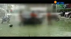 Tarian dengan gerakan tak senonoh itu terjadi di halaman Kantor Pemkot Batam Sabtu siang lalu