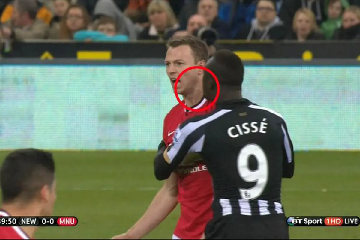 John Evan dan Papiss Cisse 