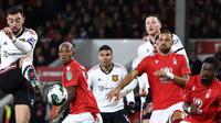 Manchester United meraih kemenangan 3-0 atas Nottingham Forest pada laga leg pertama semifinal Carabao Cup musim ini di The City Ground Stadium, Kamis (26/1/2023) dini hari WIB. Satu dari tiga gol MU disarangkan&nbsp;Bruno Fernandes pada menit ke-89. (AFP/DARREN STAPLES)