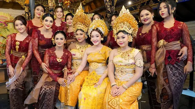 Keluarga Anang Hermansyah dan Raul Lemos (Foto: Instagram @krisdayantilemos)