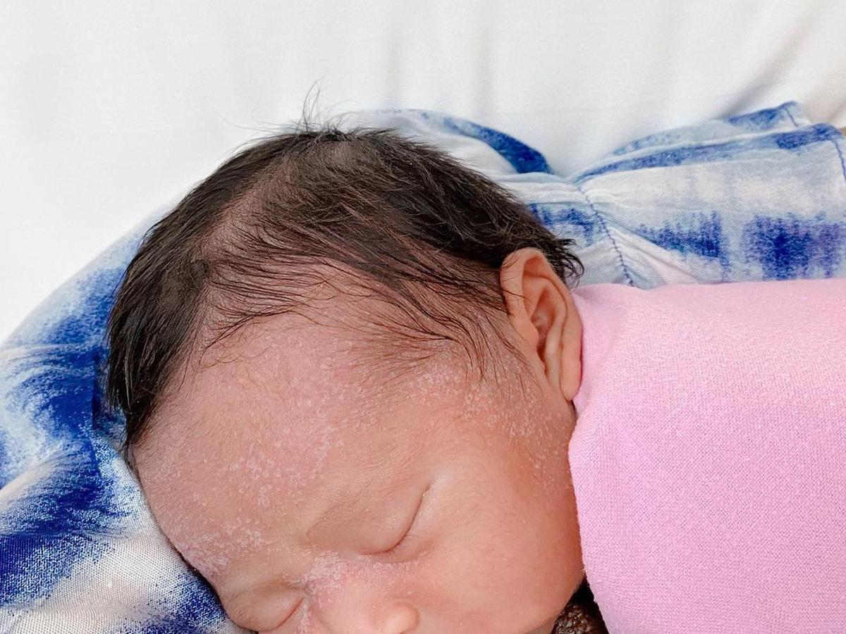 Rangkaian Bacaan Doa Bayi Baru Lahir Lengkap Arab Latin dan Artinya -  Islami Liputan6.com