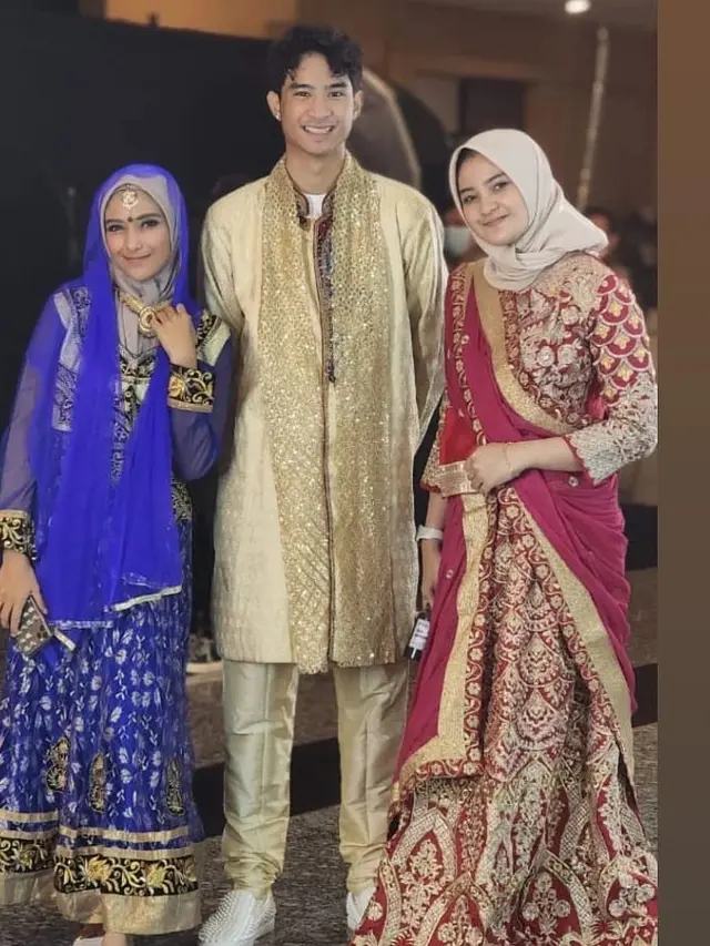 6 Potret Nadya Mustika Hadiri Pesta Ultah Iis Dahlia, Memesona Pakai Baju India
