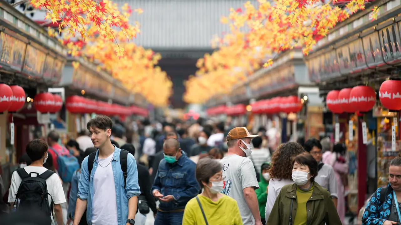 Jepang Cabut Pembatasan Wisatawan, Turis Asing Kembali Kunjungi Distrik Asakusa Tokyo