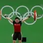 Pada angkatan snatch, Dewi mengumpulkan total 80 kilogram. Sedangkan clean and jerk 105 kilogram.