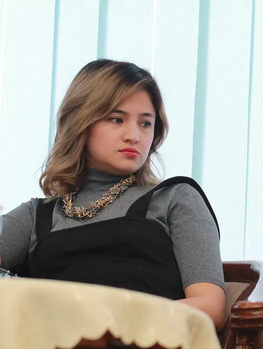 Marshanda bersyukur, karena ayahnya, Irwan Yusuf diamankan oleh dinas sosial. Lantaran, Marshanda mengaku sudah dua tahun kehilangan kontak dengan ayahnya. (Andy Masela/Bintang.com)