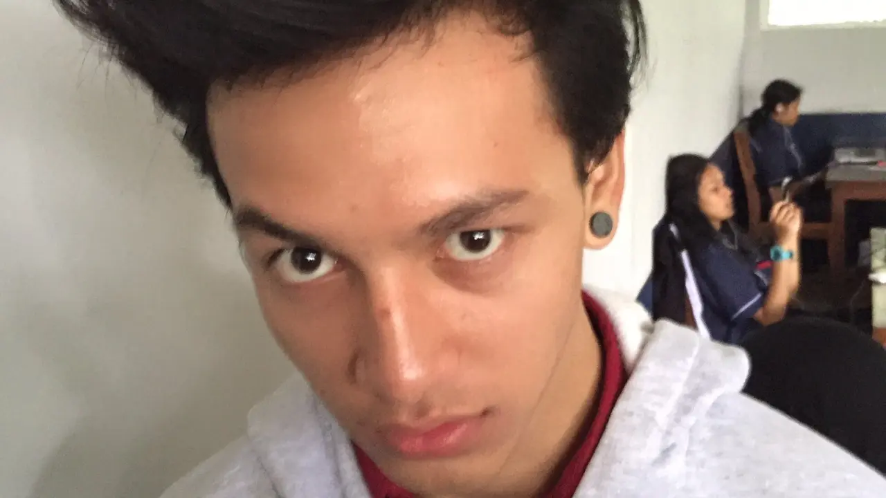 Punya Wajah Tengil, Ini 5 Potret Jefri Nichol saat Sekolah yang Viral