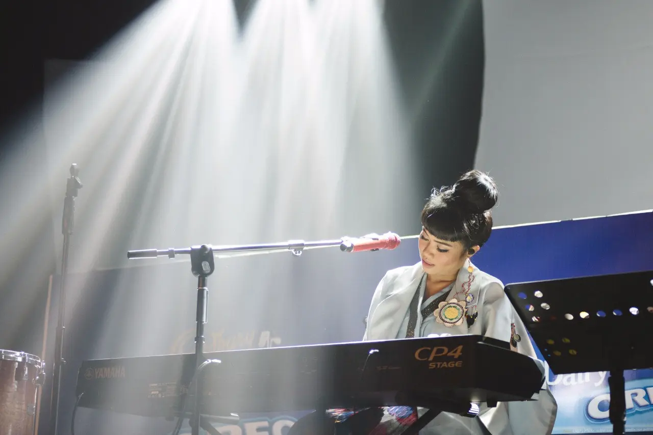 Penyanyi Yura Yunita di Special Concert Yura Yunita. (Whistle Media Indonesia)
