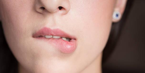 cara mengecilkan bibir