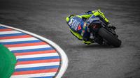 Pembalap Movistar Yamaha, Valentino Rossi saat beraksi pada MotoGP Argentina 2018. (Twitter/Yamaha MotoGP)