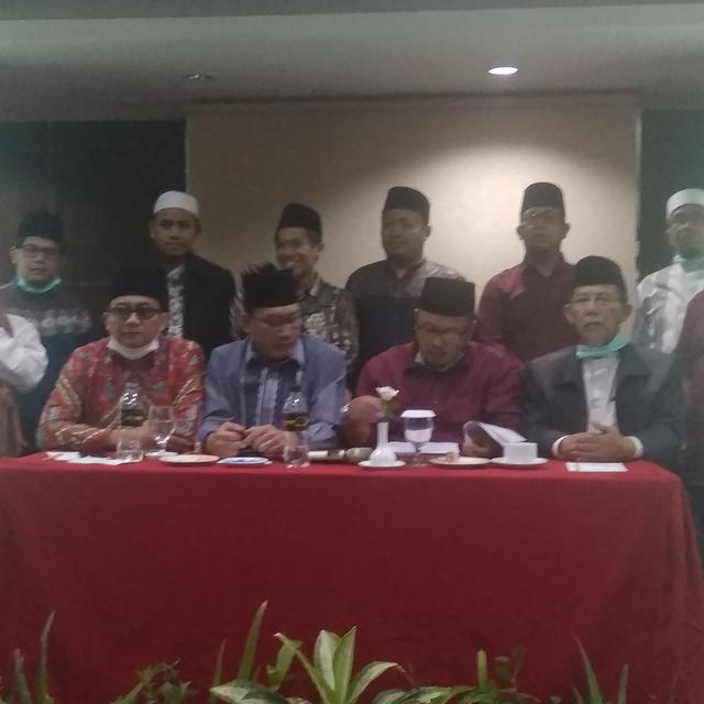 Mengganti Azan Dan Salat Jumat Ini 7 Fatwa Mui Kepri Terkait Pandemi Corona Covid 19 Regional Liputan6 Com