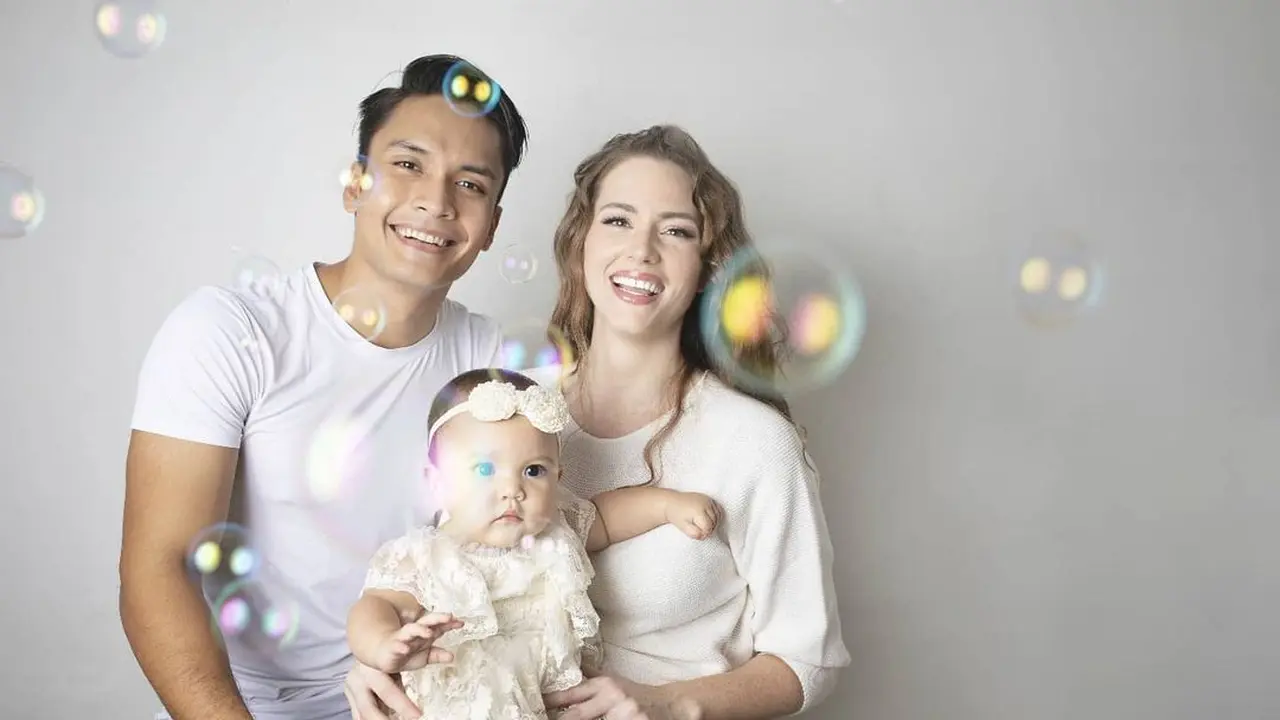 Istri Hamil Anak Kedua, Ini Potret Keluarga Kecil Randy Pangalila dan Chelsey Frank