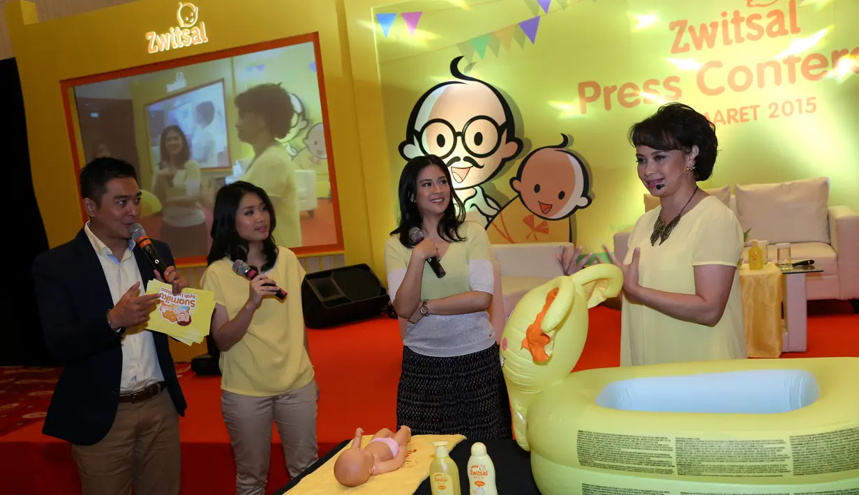 Cantik, ramah, dan penuh talenta. Tidak heran jika semua orang mengidolakan Dian Sastrowardoyo (Foto: Galih W. Satria)