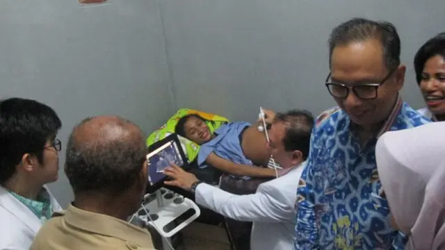 Lewat Ponsel, Nyawa Ibu Hamil di Papua Terselamatkan