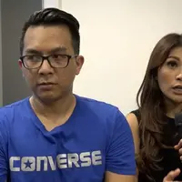 Tata Janeeta mempercayakan adiknya untuk bekerja sama membangun bisnis barber shop.