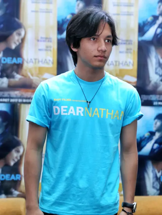 "Awalnya casting, dua hari kemudian di kontak jadi Nathan. Senang akhirnya dipercaya jadi pemeran utama di film ini," ucap Jefri Nichol di XXI Epicentrum, Jakarta Selatan, Kamis (17/3/2017). (Adrian Putra/Bintang.com)