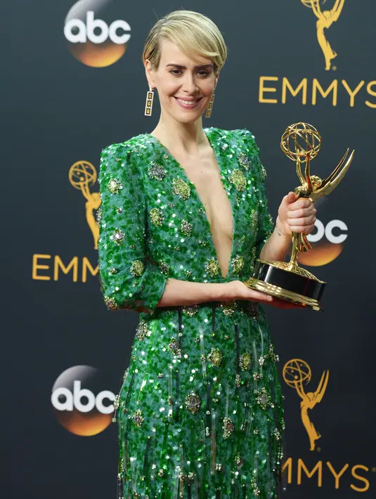 Di akhir sambutannya di atas panggung, Paulson menutup sambutannya dengan berkata: “Saya senang bisa berdiri di sini di depan kalian semua”. (AFP/Bintang.com)