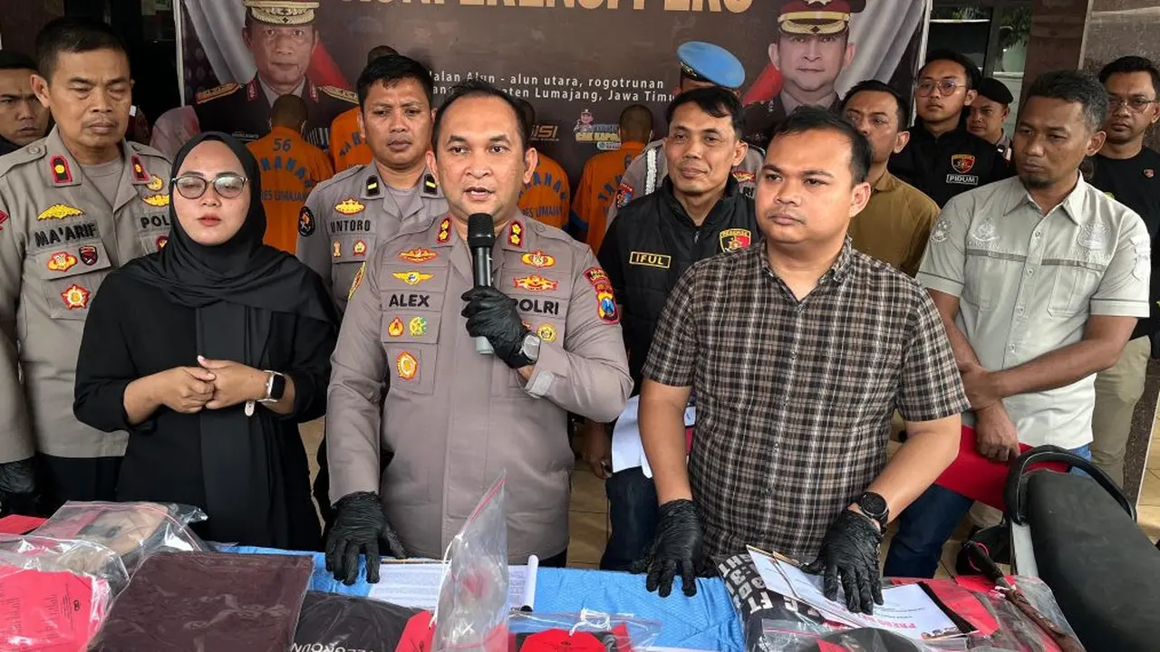 Kapolres Lumajang AKBP Alex Sandy Siregar memberikan keterangan pers kasus pencurian Motor Mahasiswa KKN