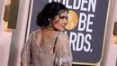 Salma Hayek tiba pada acara Golden Globe Awards 2023 di Beverly Hilton Hotel, Beverly Hills, California, Amerika Serikat, 10 Januari 2023. Salma Hayek tempil memukau saat menghadiri acara tersebut. (Photo by Jordan Strauss/Invision/AP)