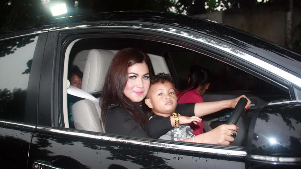 Dinikahi Siri Bupati, Camel 'Petir' Diminta Gugurkan Kandungan