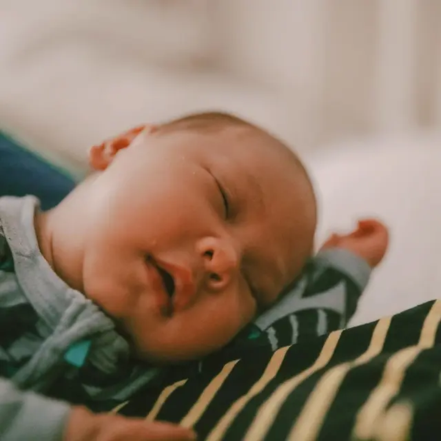 Berusia 2 Bulan, Ini 6 Potret Anak Kedua Andien Aisyah yang Menggemaskan