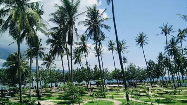 Pantai Grand Watu Dodol
