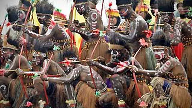 Baju Adat Papua Barat
