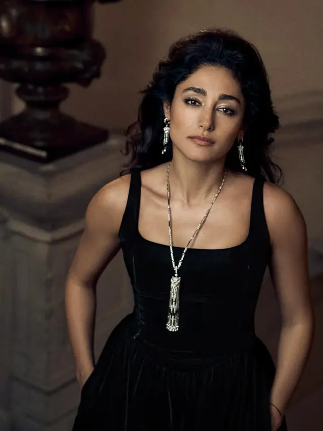 Adu Gaya Artis Pakai Perhiasan Cartier di Grand Diner du Louvre, Jisoo BLACKPINK hingga Gemma Chan