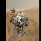 Mars Science Laboratory yang dijuluki "Rasa ingin tahu", adalah penjelajah besar dengan tujuan mengeksplorasi lingkungan Mars. (businessweek.com)