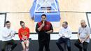Menteri Pemuda dan Olahraga Dito Ariotedjo (tengah), Executive Director FIBA David Crocke (kedua kanan), Brand Ambassador FIBA World Cup 2023 Cinta Laura (kedua kiri), Ketua Umum Perbasi Danny Kosasih (kanan), Perwakilan FIBA Indonesia Cahyadi Wanda (kiri) saat mengumumkan Brand Ambassador baru untuk FIBA World Cup 2023 di Indonesia Arena, Senayan, Jakarta, Selasa (11/7/2023). (Liputan6.com/Herman Zakharia)