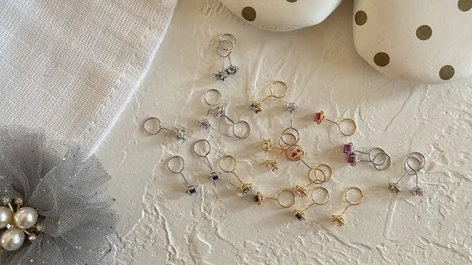 Diary Fimela: Eratnya Hubungan Ibu dan Anak Diabadikan dalam Sebuah Kalung Taliku