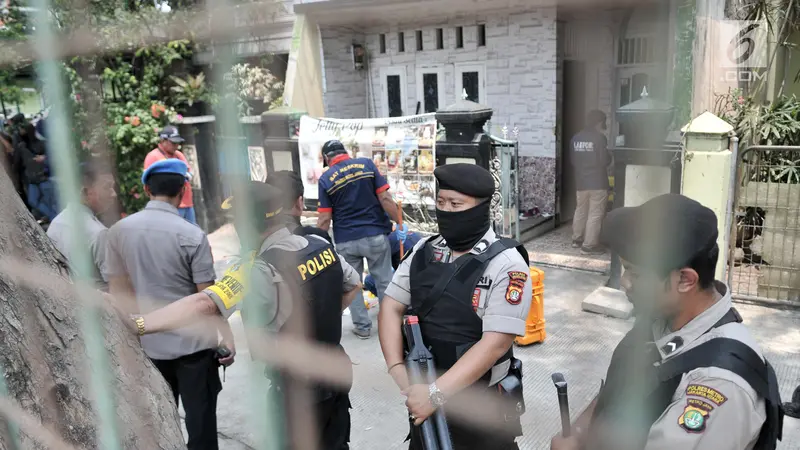 Polisi Amankan Barang Bukti Terduga Teroris di Cilincing
