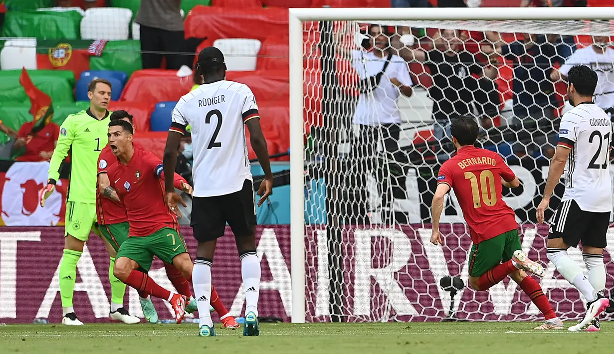 Sementara satu-satunya gol CR-7 ke gawang Manuel Neuer di level timnas terjadi saat Portugal kalah 2-4 dari Jerman di matchday kedua fase grup putaran final Piala Eropa 2020, 19 Juni 2021. (AFP/Pool/Christof Stache)