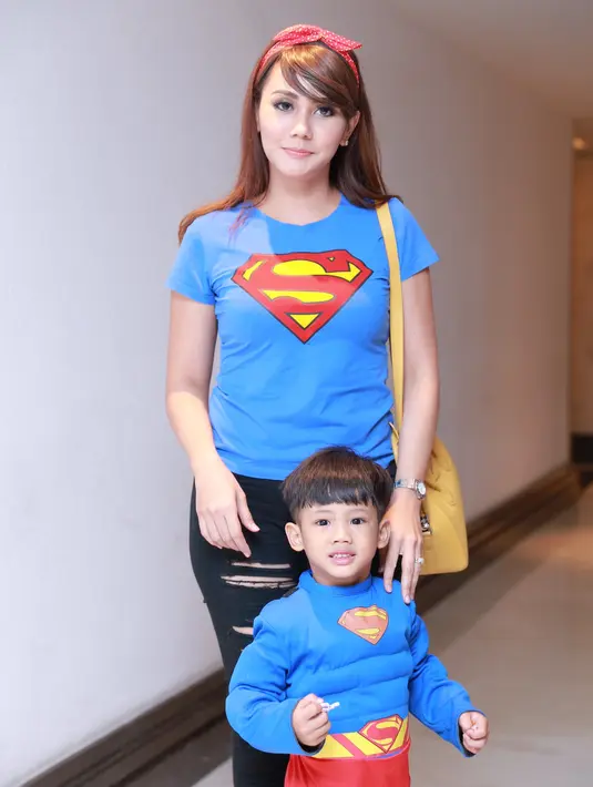 Dalam dunia presenter, setidaknya beberapa tayangan. 1 tayangan olahraga dan 4 tayangan infotainment. (Galih W Satria/Bintang.com)