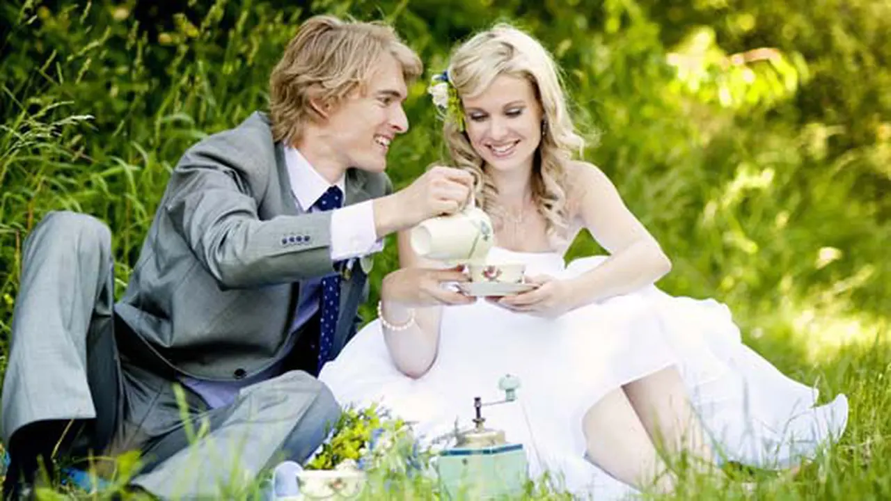 (c) shutterstock