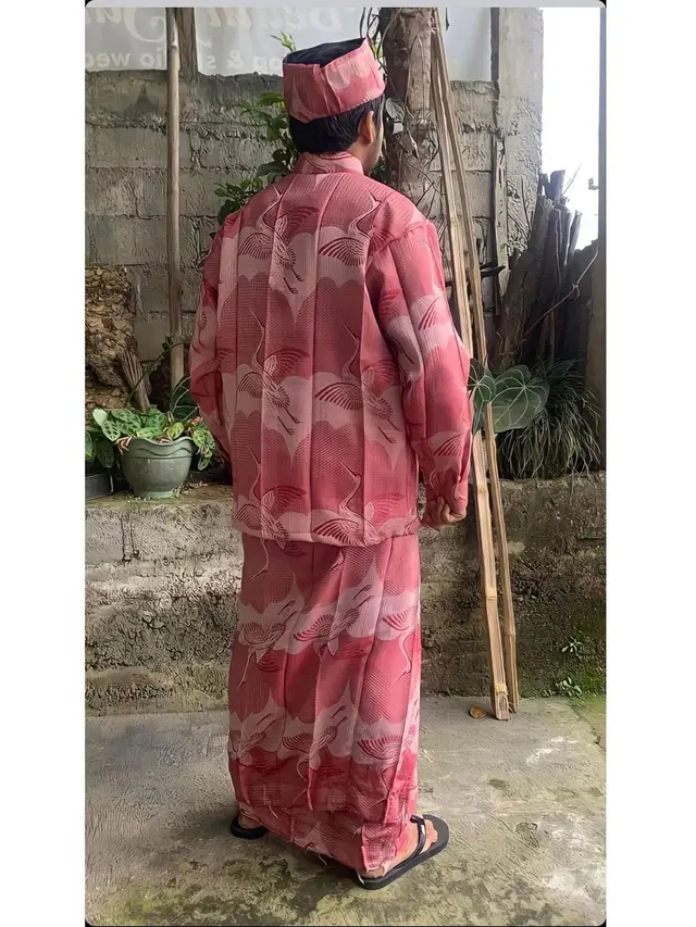 Viral Baju Lebaran Kelewat Unik Terbuat dari Gorden, Ini 6 Potretnya