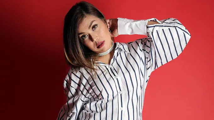 [Bintang] Penantian Usai, Novita Dewi Rilis Album Terbaik Kedua