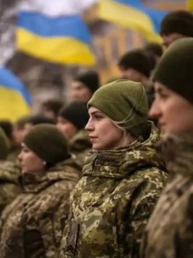 Brand Gaun Pengantin Ukraina Turut Produksi Rompi Militer di Tengah Invasi Rusia