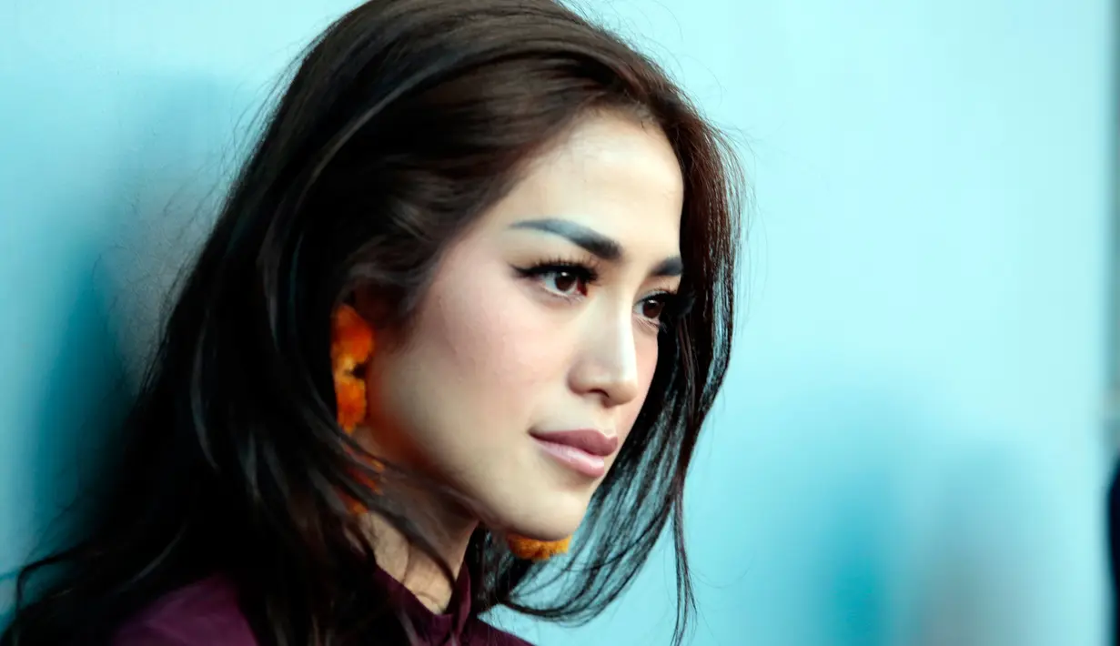 "Nggak (tersaingi)," tutur Jessica Iskandar secara singkat dan padat. (Nurwahyunan/Bintang.com)