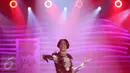 Penyanyi Lea Simanjuntak tampil dalam BNI Java Jazz Festival 2017, Jakarta, Jumat (3/3). Bertajuk Tribute to Whitney Houston, sejumlah lagu dibawakan oleh Dira Sugandi, Lea Simanjuntak, Kamasean, dan Rinni Wulandari. (Liputan6.com/Immanuel Antonius)