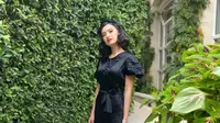 Raline Shah bergaya vintage (Sumber: Instagram/ralineshah)