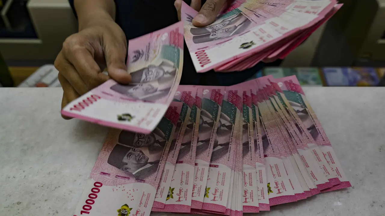 Tembus Level Psikologis, Nilai Tukar Rupiah Sentuh Rp 17.500 per Dolar AS