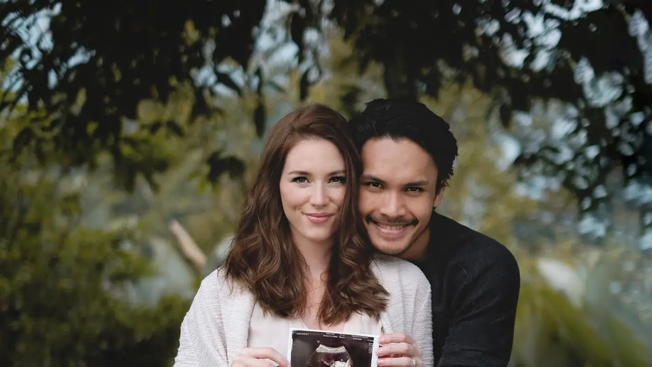 Melahirkan Anak Pertama, Ini 6 Potret Perjalanan Kehamilan Istri Randy Pangalila